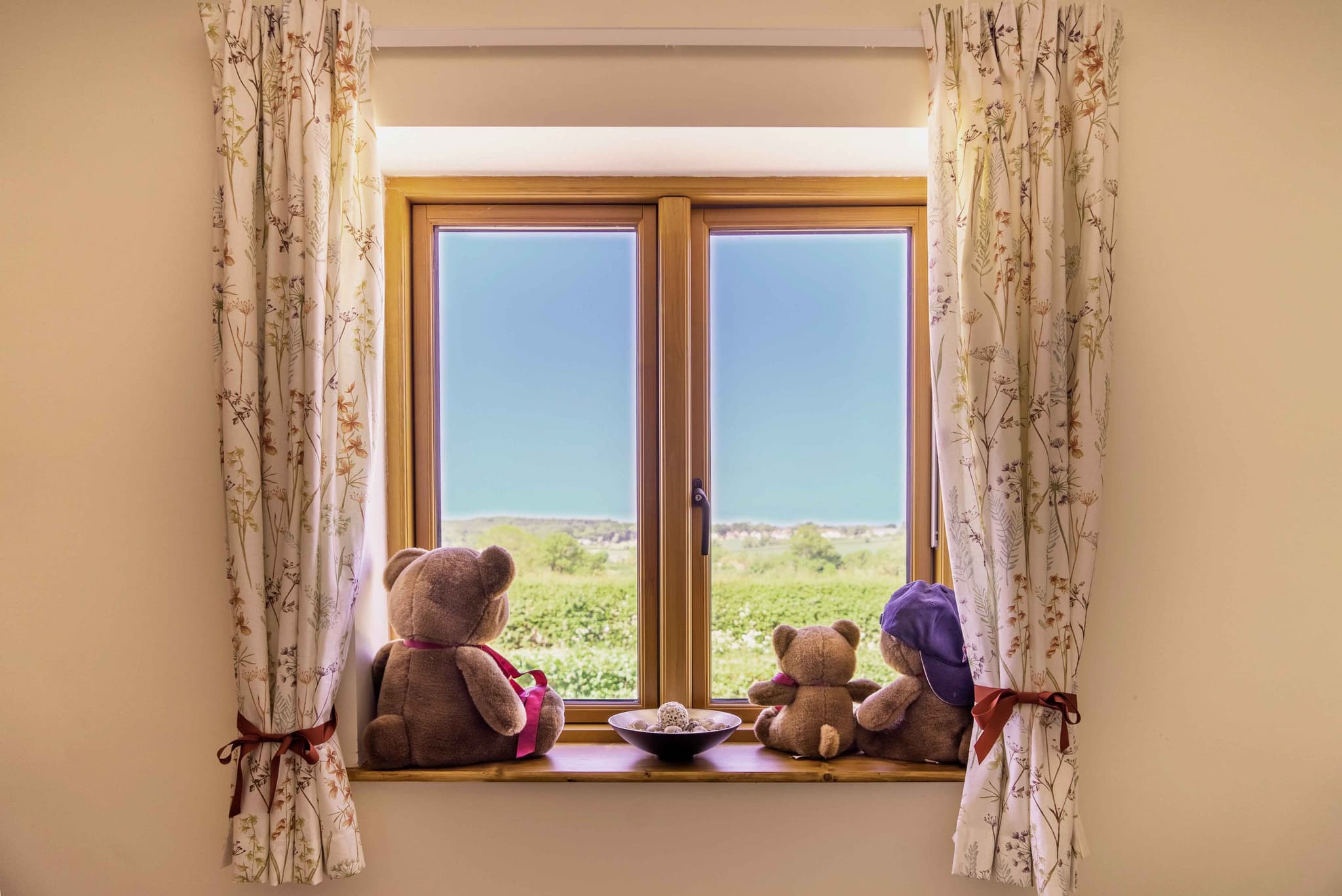 timber vs aluminium windows, timber window cost, aluminium window price, timber window maintenance, aluminium vs timber windows UK, timber window durability, aluminium window lifespan