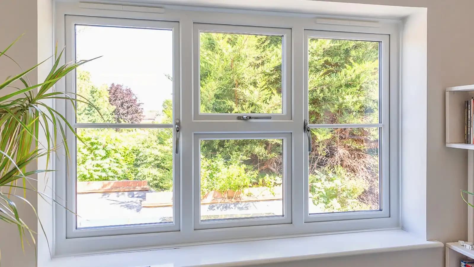 Triple-glazed uPVC bay windows enhancing St Albans living room