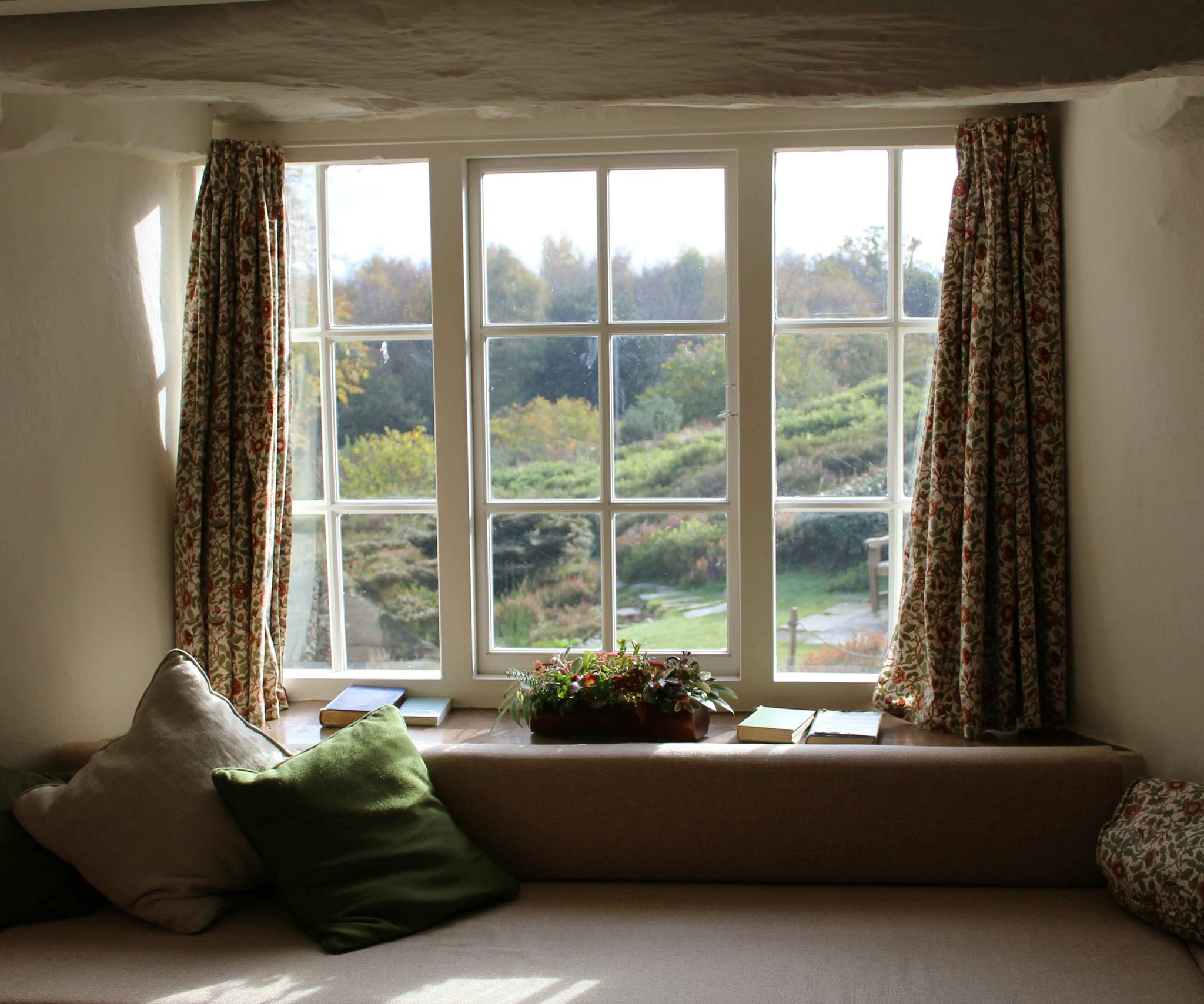 average window size, standard window dimensions, standard window sizes UK, uPVC window sizes, standard sash window sizes, average window height, window size chart, standard window width UK, window measurements UK, average window size UK