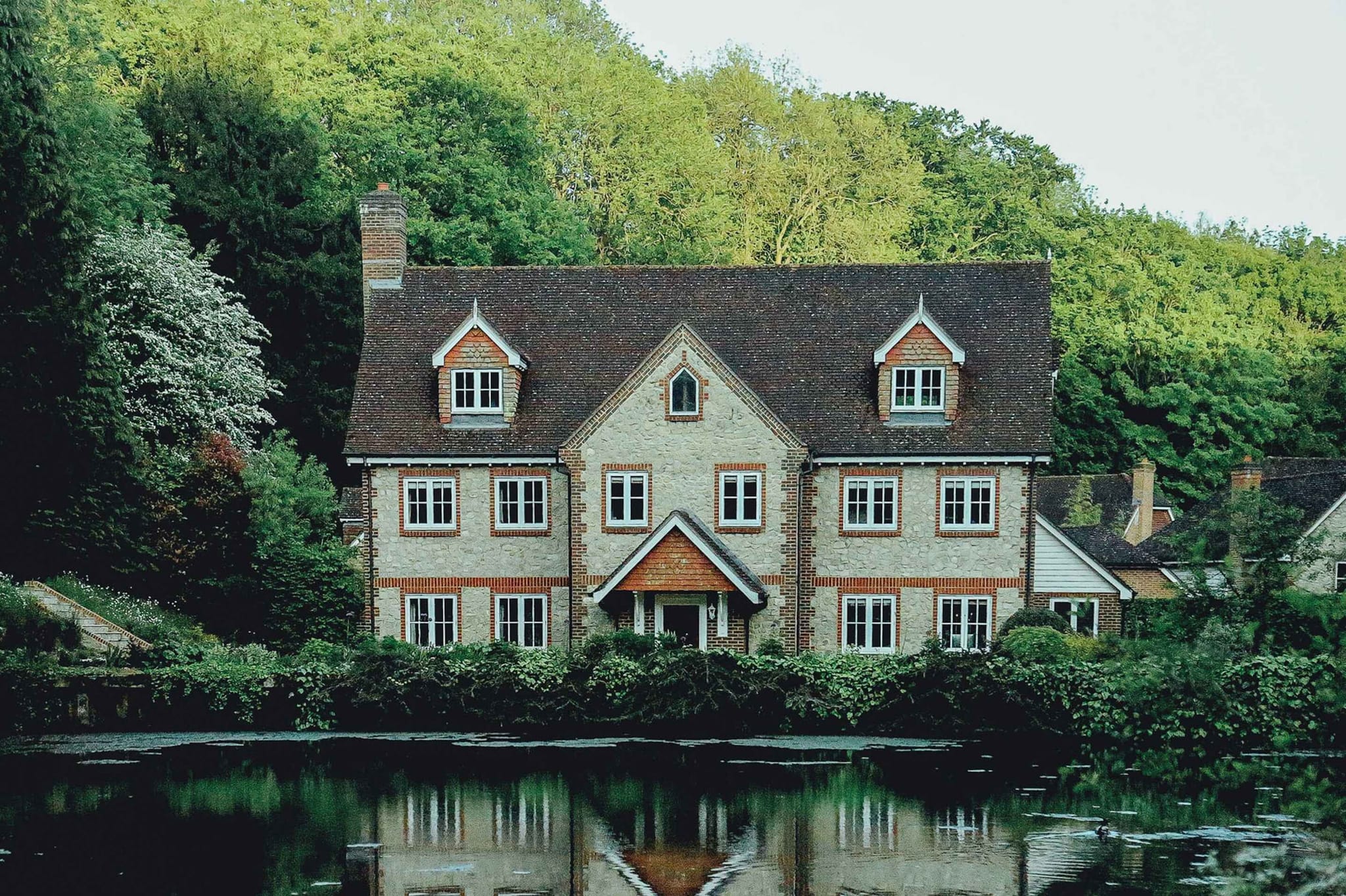 energy-efficient windows, double glazing windows, triple glazing windows, window replacement savings, energy-saving windows, Low-E glass windows, thermal insulation windows, reducing energy bills with new windows, cost-effective windows, eco-friendly windows, modern window upgrades