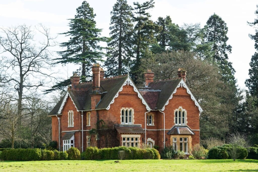 Victorian sash windows, traditional sash windows, period property windows, double glazed Victorian windows, timber Victorian sash windows