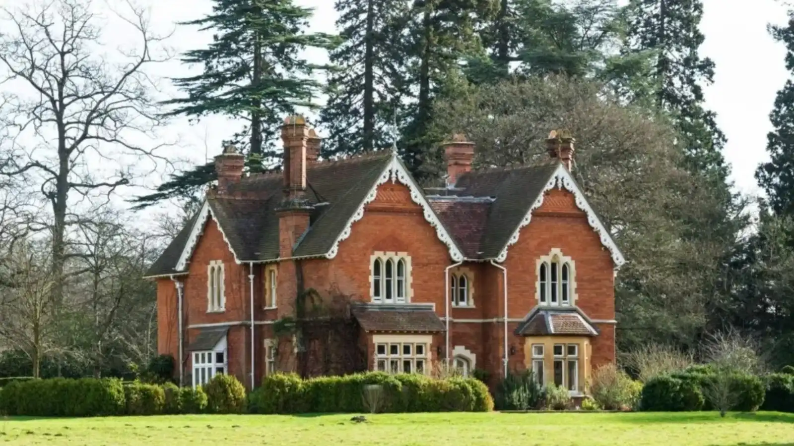 Sash Window Victorian: Restoring Timeless Elegance to Your Home